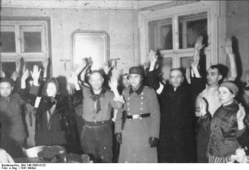 Файл:Bundesarchiv Bild 146-2005-0122, Rumänien, Festnahme von Juden.jpg