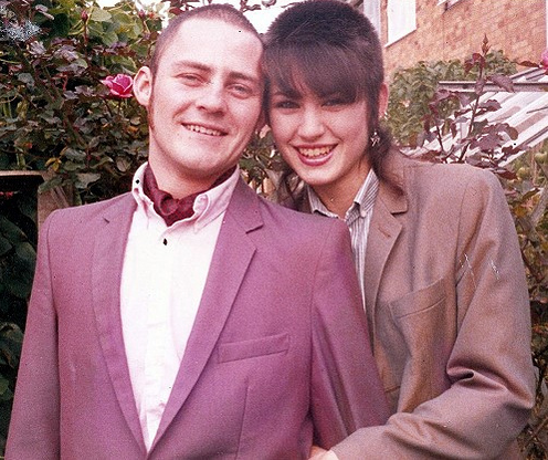 Файл:Skinhead & Skinhead girl.png