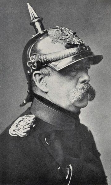 Файл:Bismarck pickelhaube.jpg
